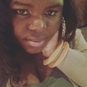 Meet your Posher, Kendra